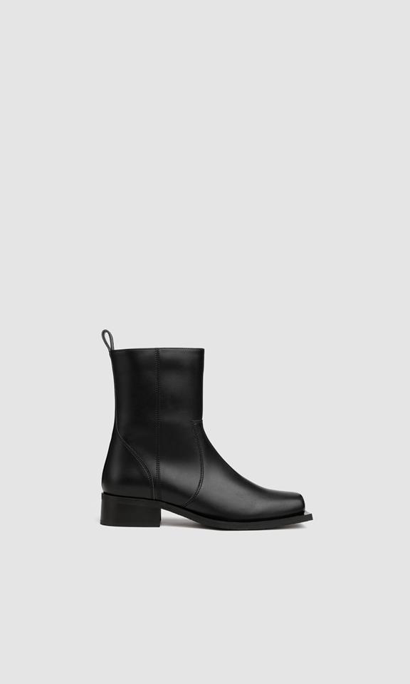 Laarzen Karel Zwart via Shop Like You Give a Damn